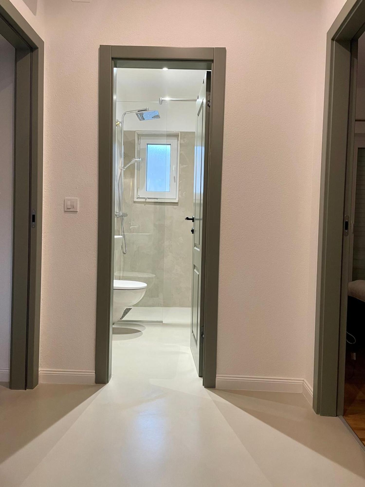 Apartment Capitano Слатине Екстериор снимка