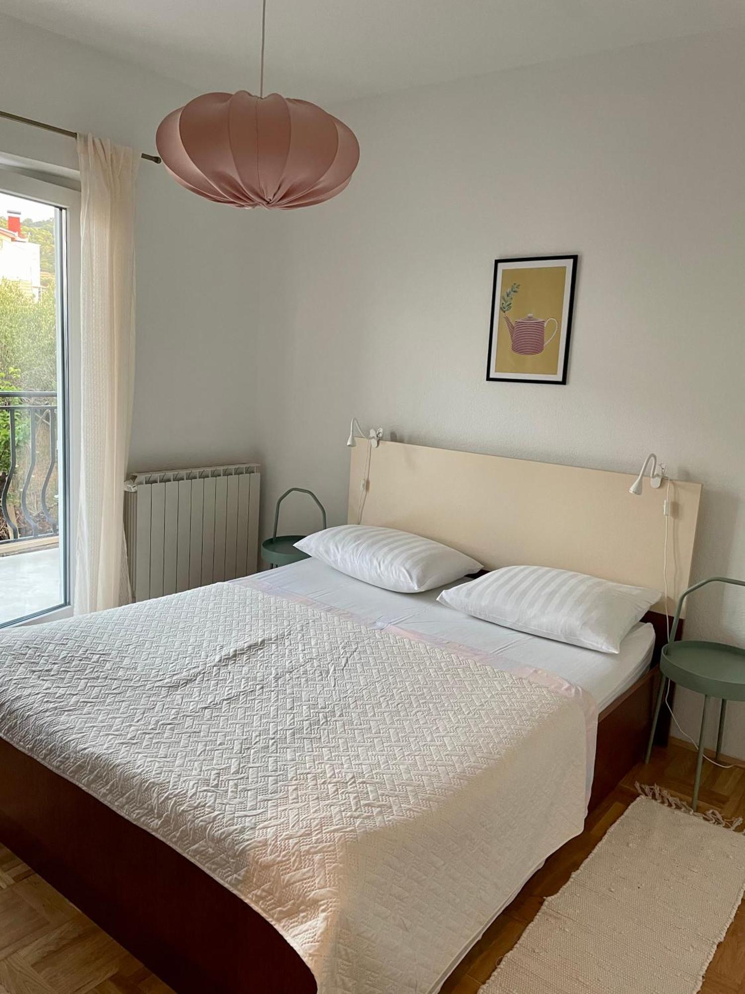 Apartment Capitano Слатине Екстериор снимка